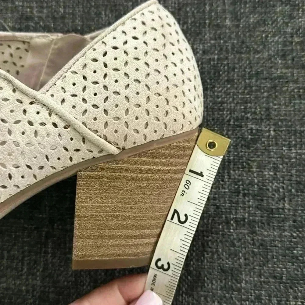 Size 8.5 perforated beige open toed booties from DV8 by Dolce Vita - Picture 9 of 9